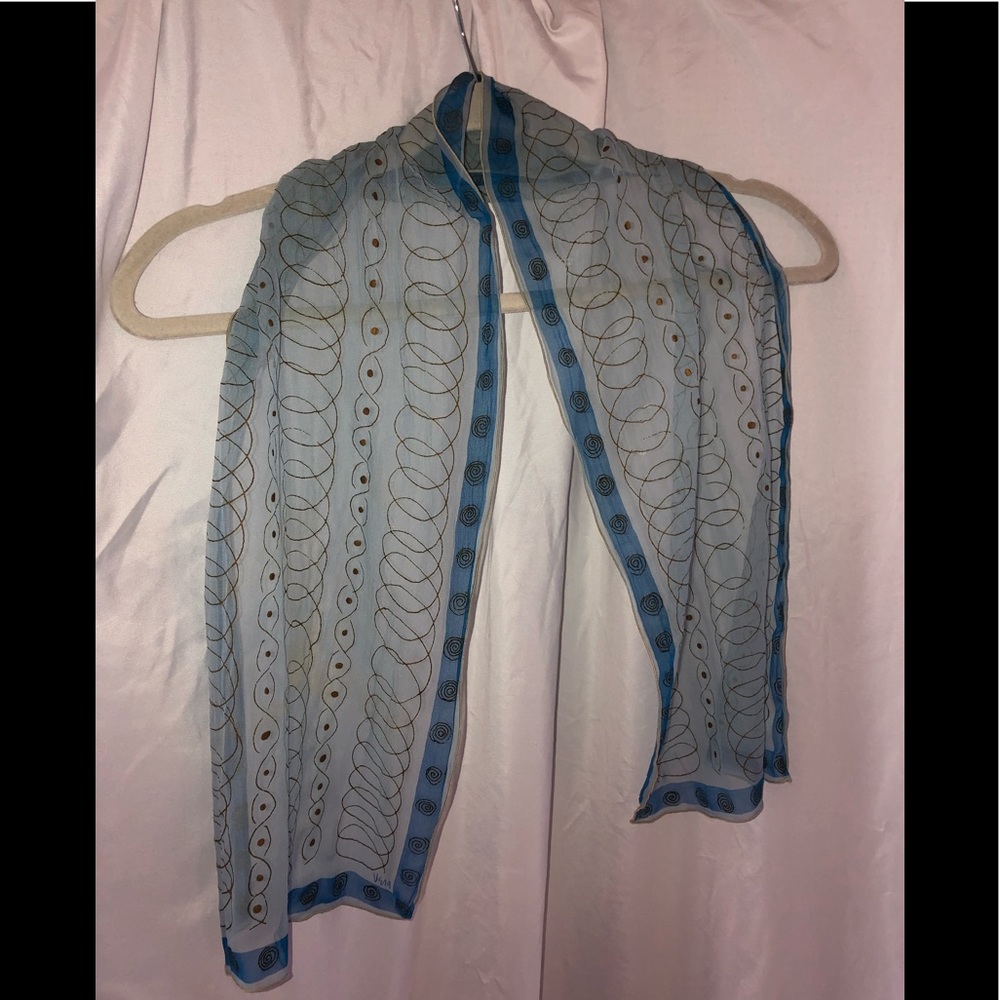 Vera light scarf 10-47